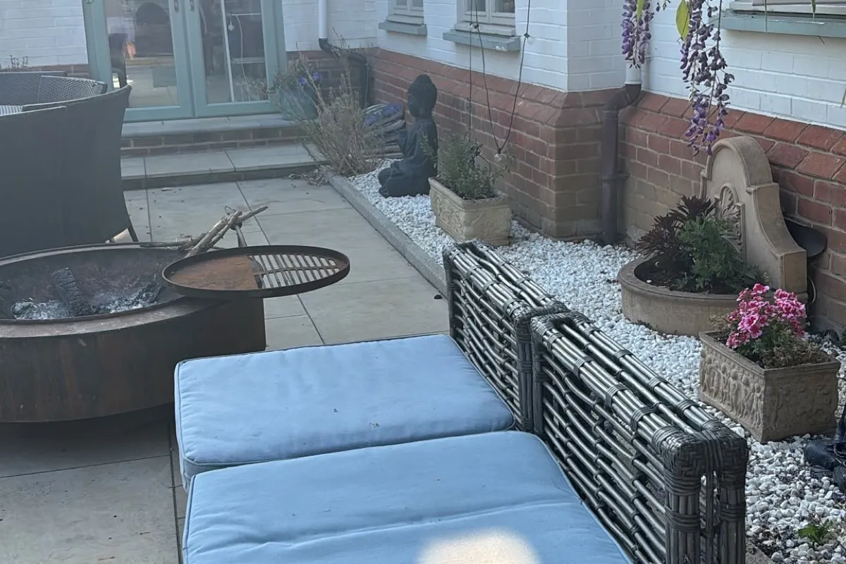 Oxfordshire Courtyard & Fire Pit